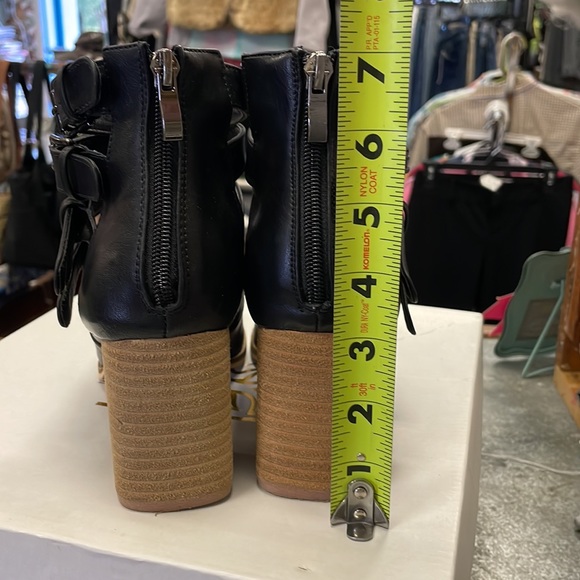 Beast Fashion  women's shoes, size 8 black Claira style - Picture 7 of 8